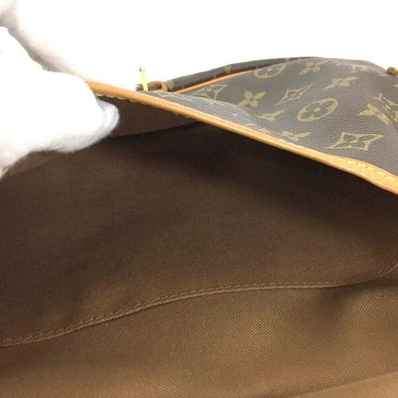 Auth Louis Vuitton Monogram Saumur 30 CrossbodyBag - Picture 10 of 16
